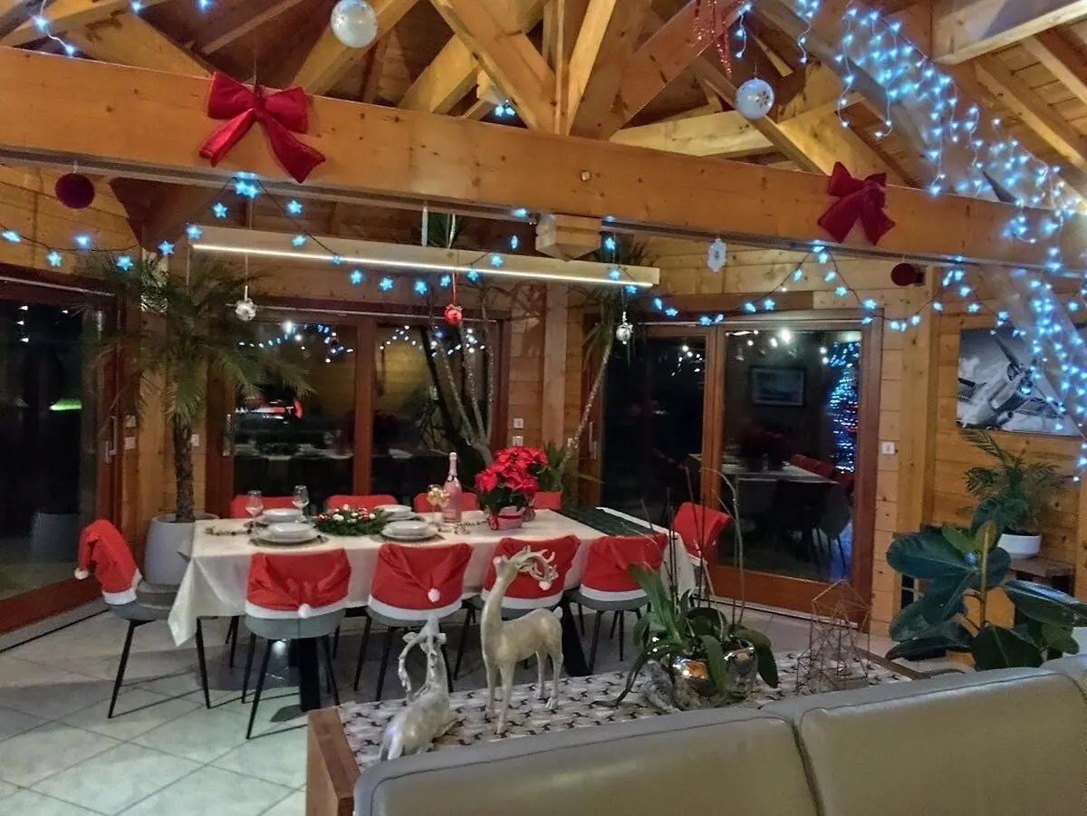 Magnifique Chalet Avec Piscine Et Salle De Sport Peyrieu