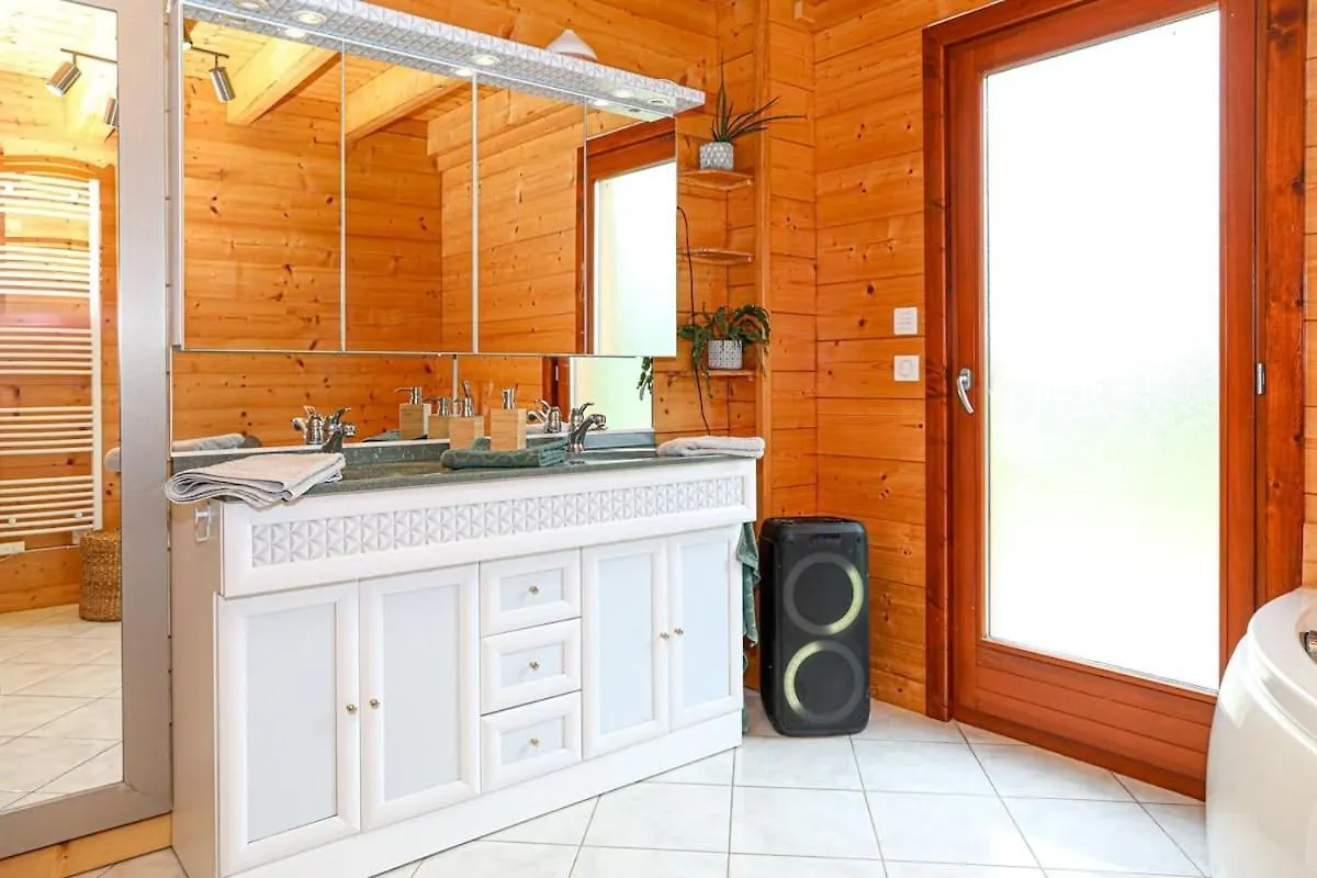Magnifique Chalet Avec Piscine Et Salle De Sport Peyrieu 0*,