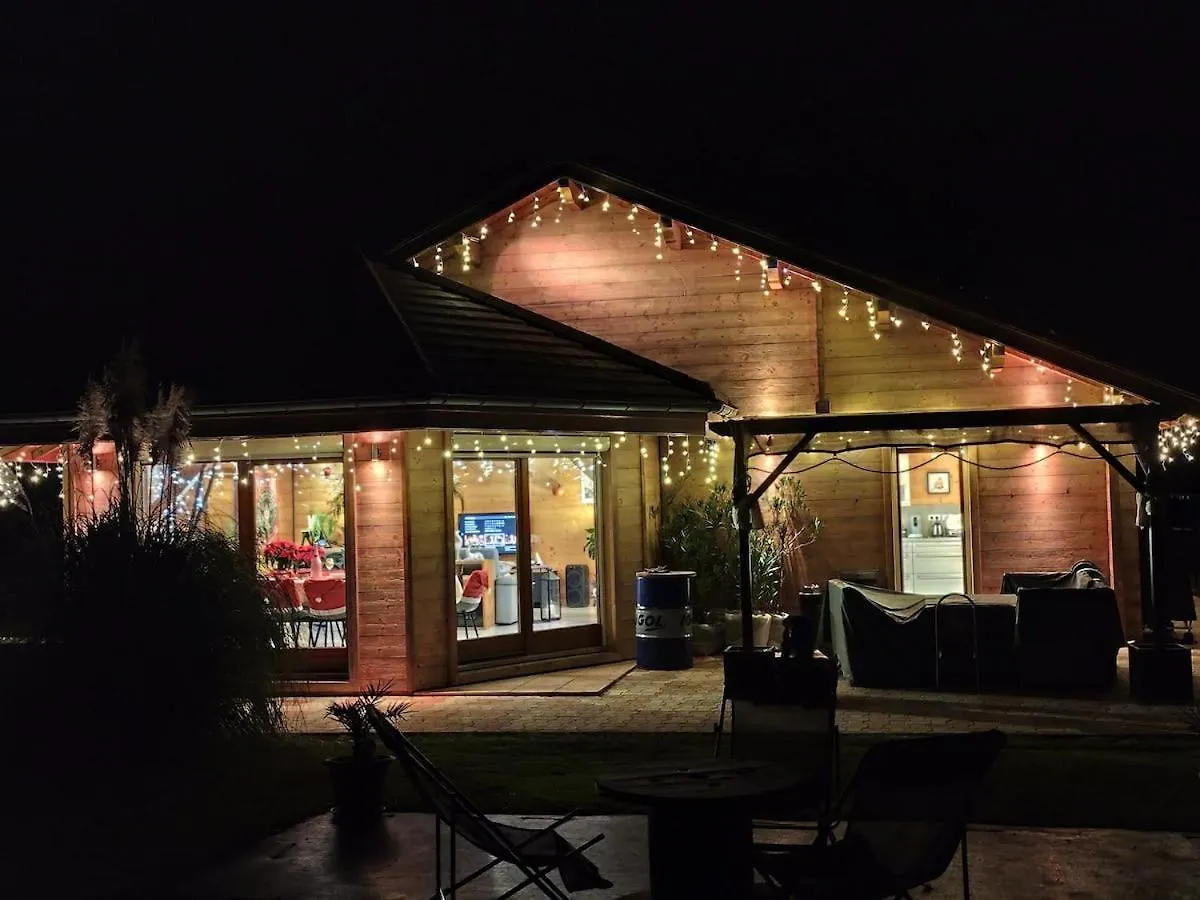 Magnifique Chalet Avec Piscine Et Salle De Sport Peyrieu