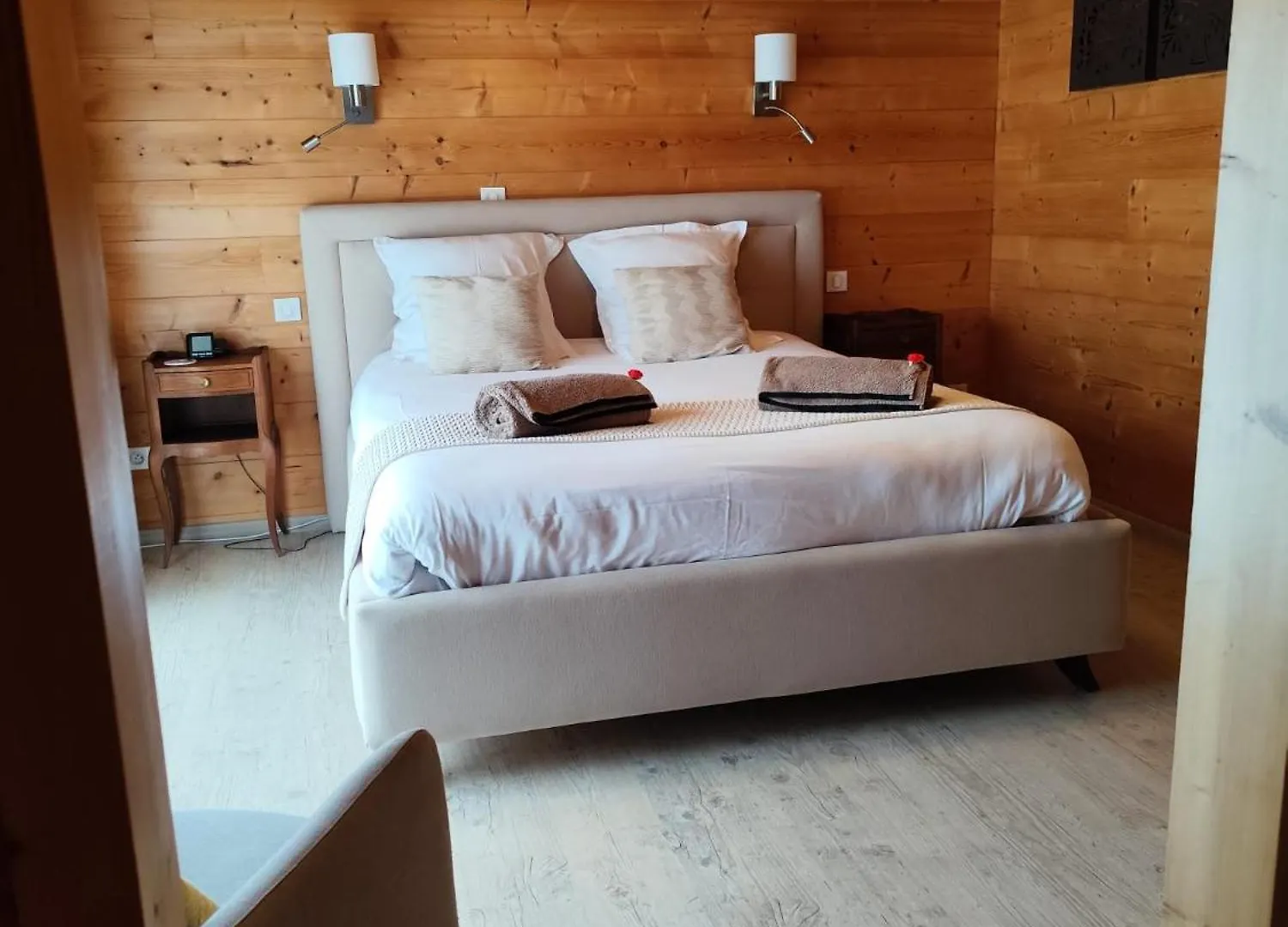 Magnifique Chalet Avec Piscine Et Salle De Sport Peyrieu