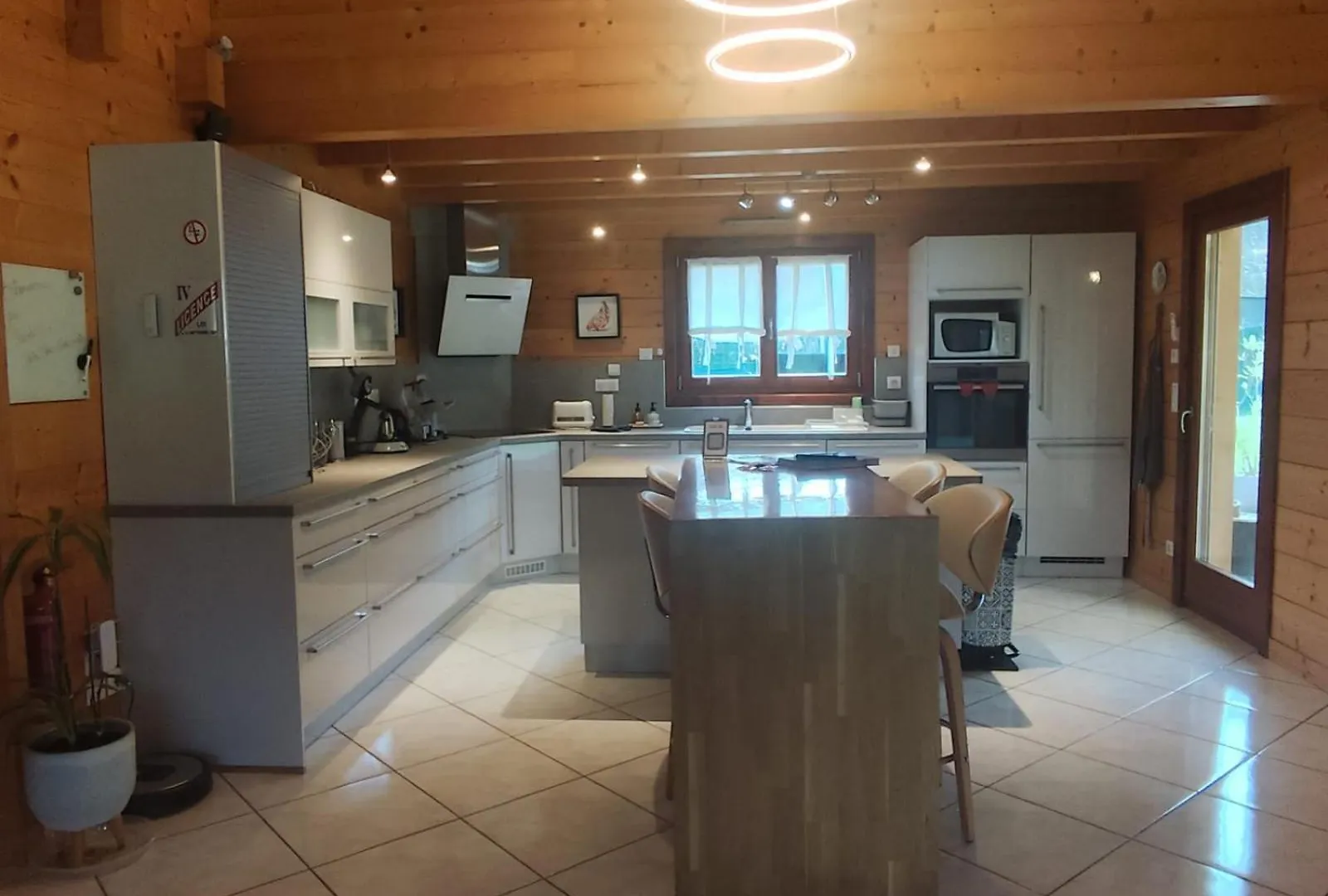 Magnifique Chalet Avec Piscine Et Salle De Sport Peyrieu 0*,  France